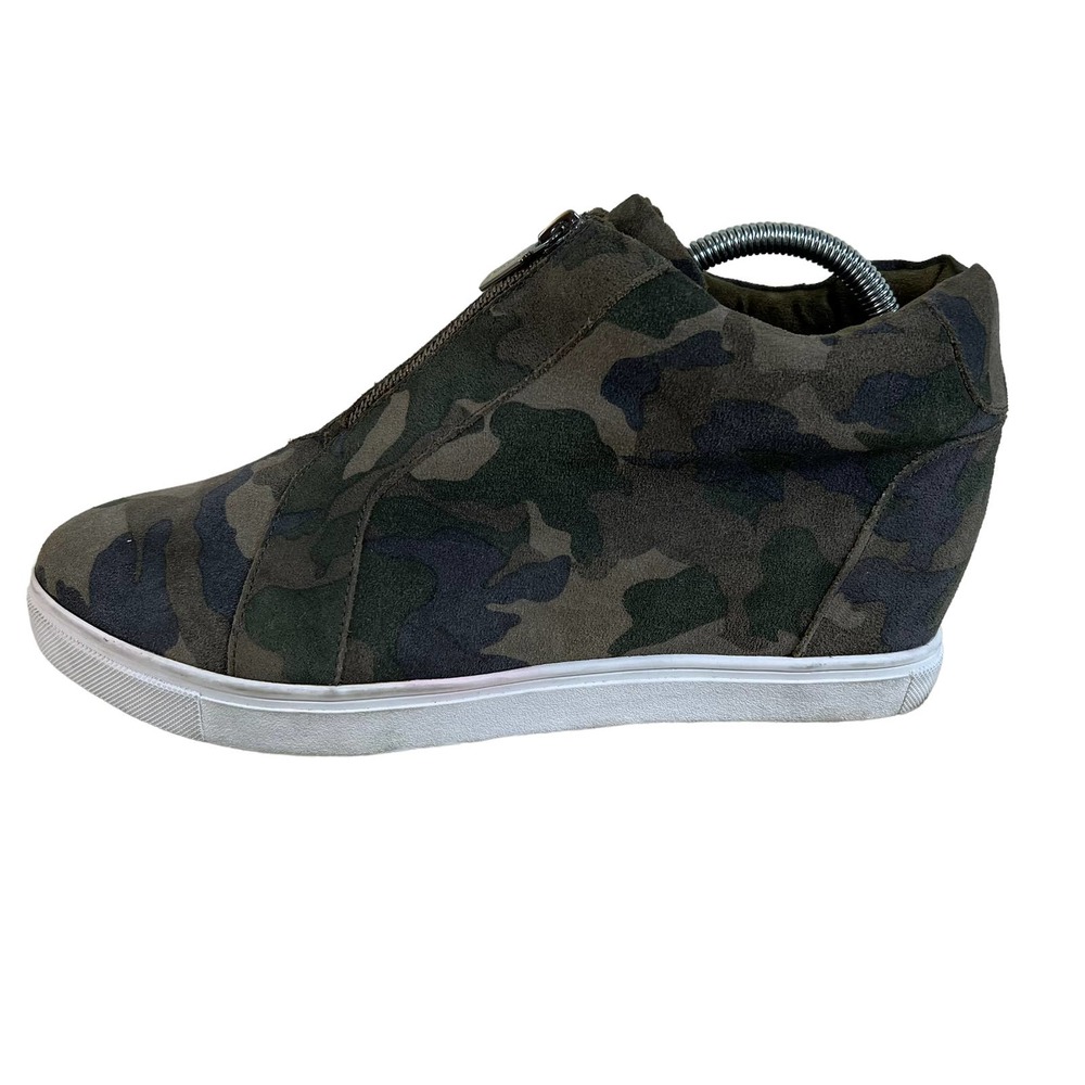 BLONDO Glenda Camo Green Waterproof Hidden Wedge Zip Sneakers Sz12
